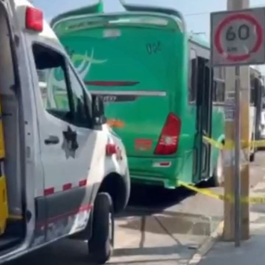 Muere pasajero de transporte público en Puebla.
