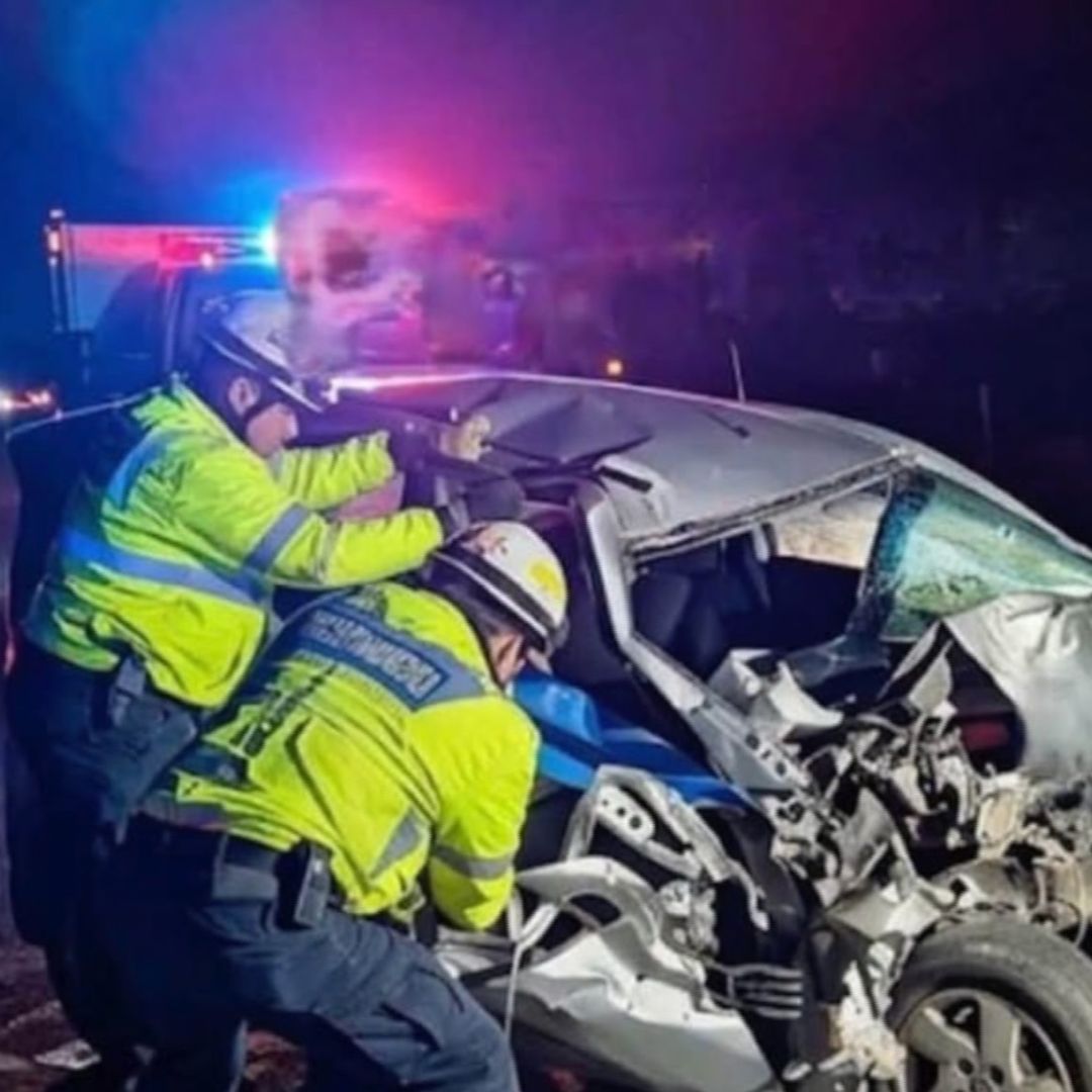 Un choque con volcadura provocó la muerte de una persona.