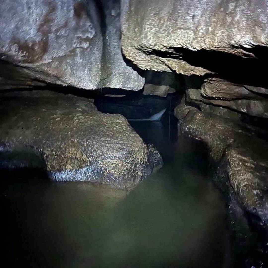 Tres personas siguen desaparecidas luego de haber entrado a la cueva.