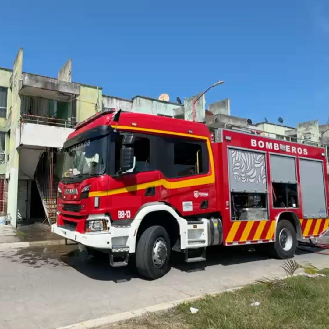 Mujer es Rescatada de Incendio Registrado en Condominio del Puerto de Tuxpan