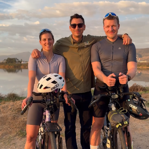 Recorren Baja California en Bicicleta para Seguir la Migración del Zarapito Trinador