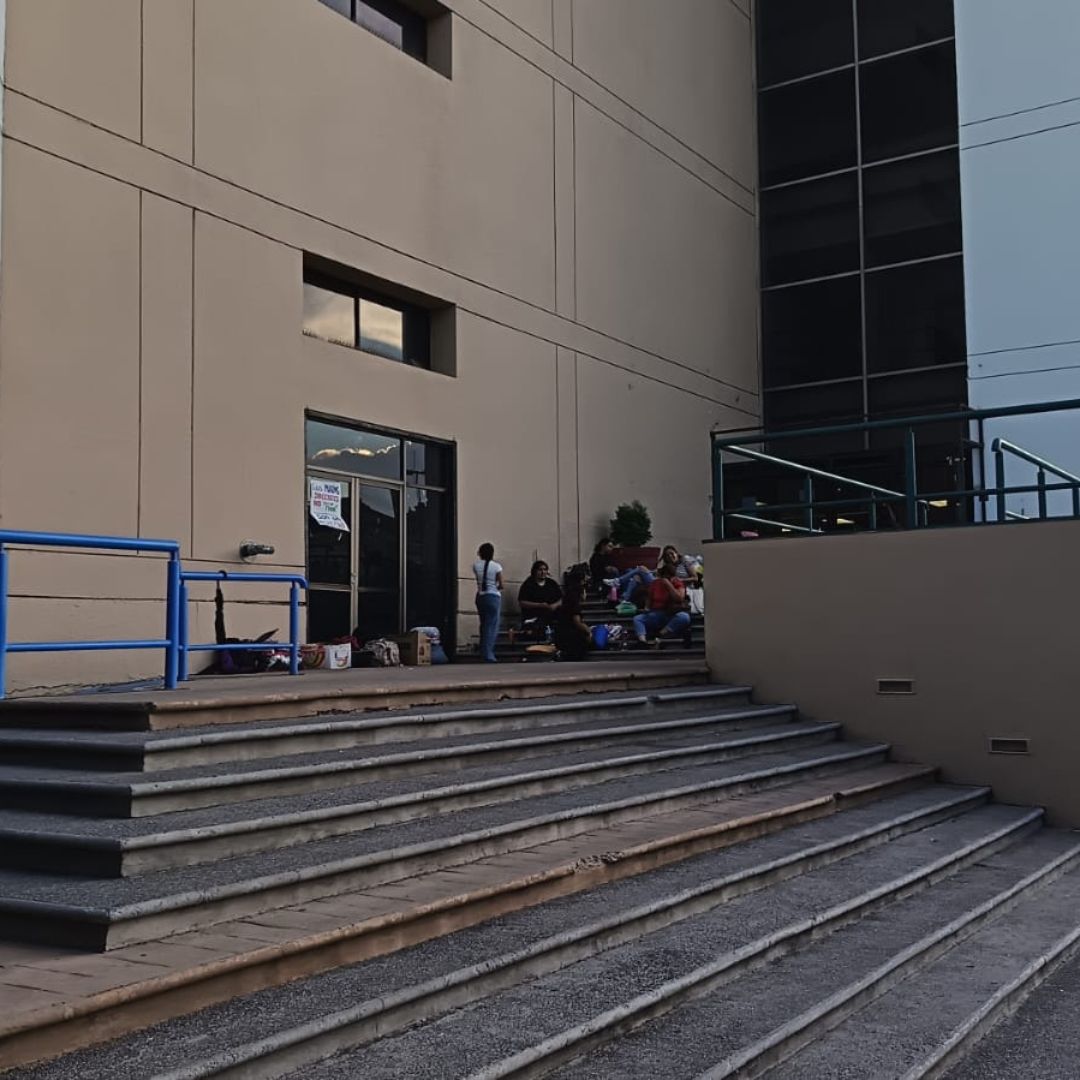 Maestras mantuvieron tomadas las instalaciones del edificio Héroes de la Reforma más de una semana