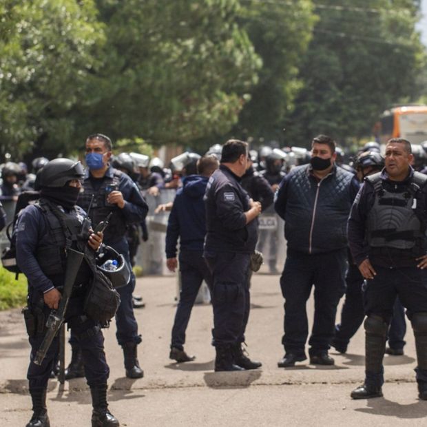 Los elementos de seguridad se desplegaron durante la manifestación en Morelia