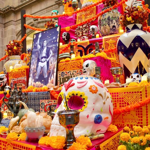 Corredor de Ofrendas 2026 en el Centro Histórico de Puebla.