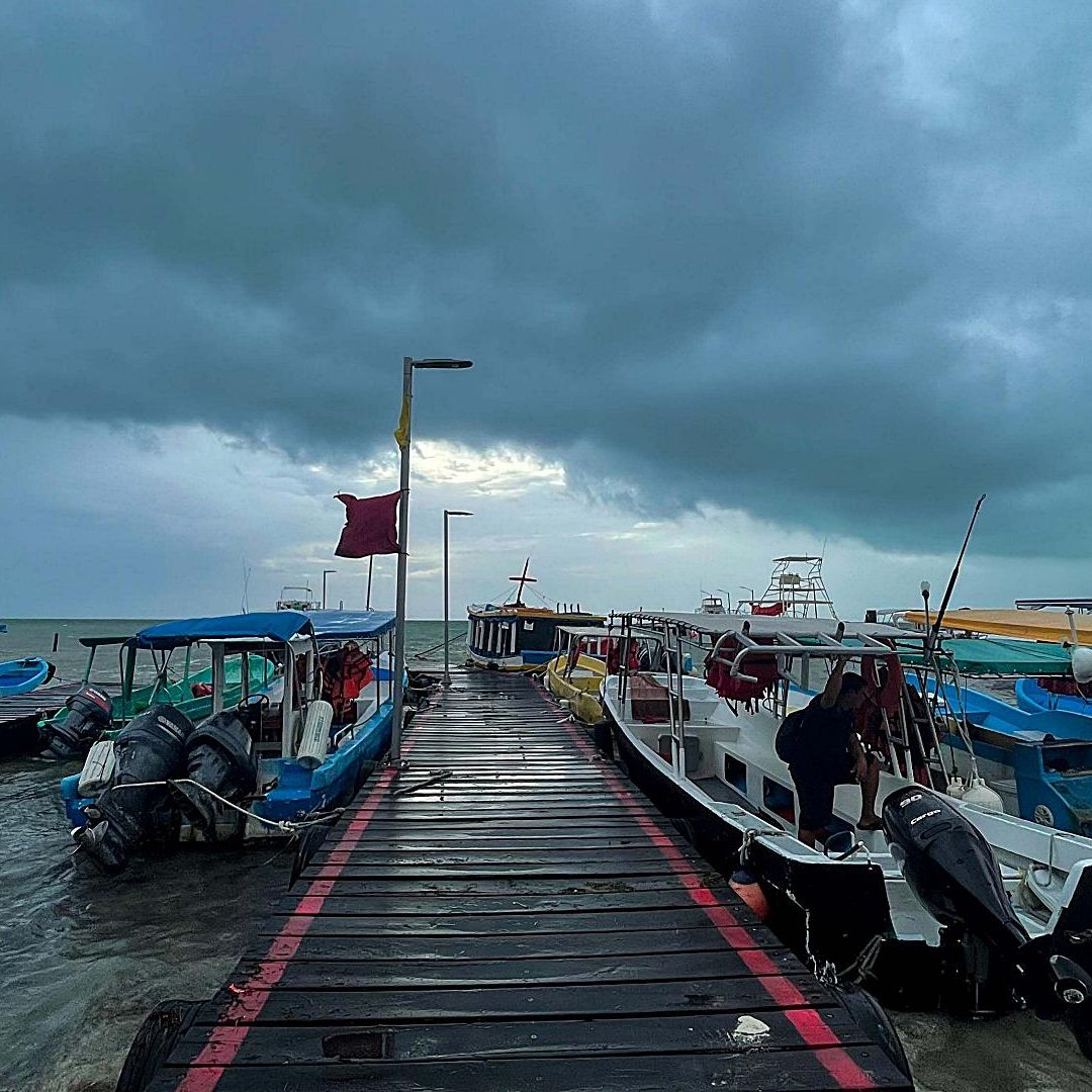 Afectaciones por una onda tropical en Cancún, en junio 2024
