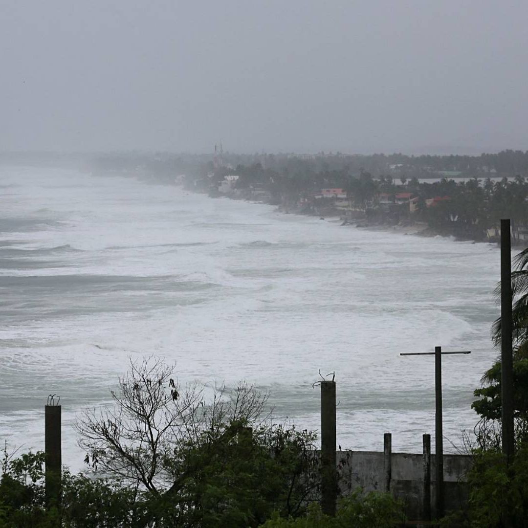 Vista de la costa tras el paso del huracán John, en Acapulco, el 27 de septiembre de 2024
