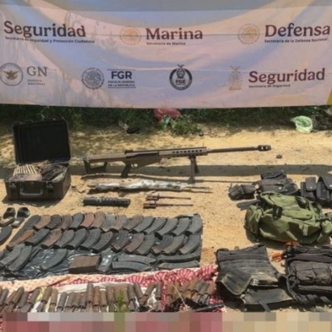Armas y cartuchos asegurados por la Marina en Concordia, Sinaloa