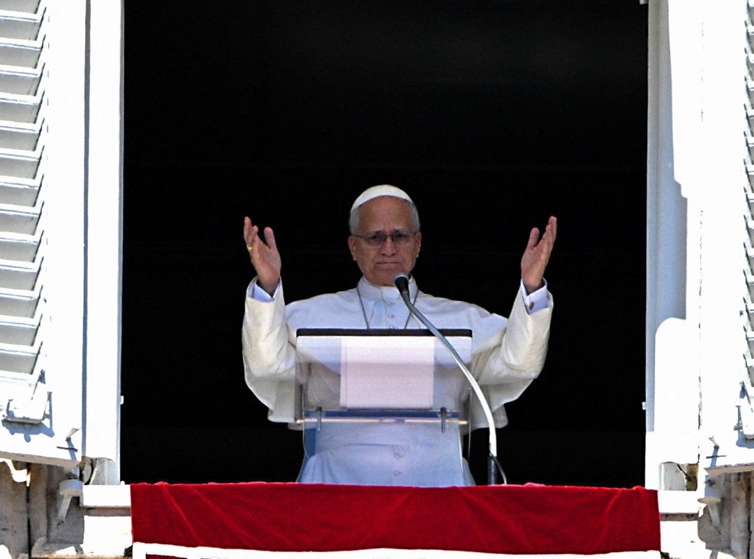 El Papa León XIV durante el rezo del Ángelus en el Vaticano.