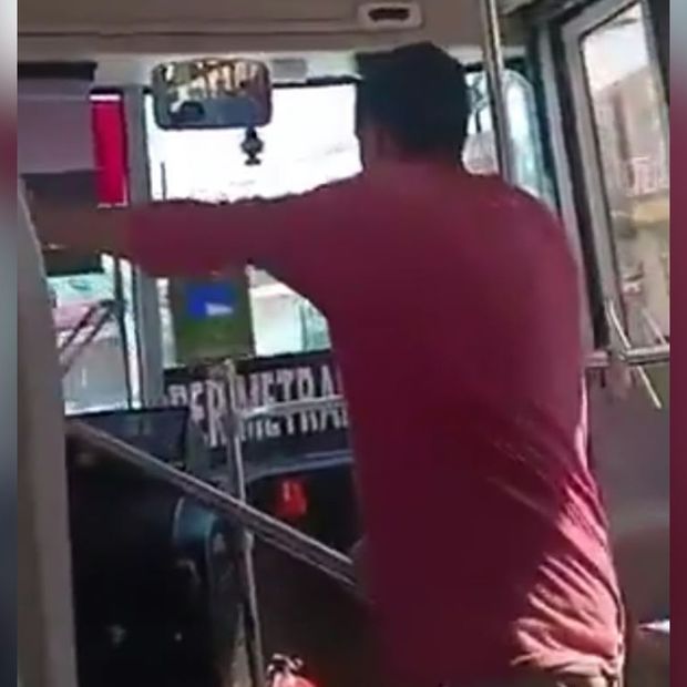 Pelea en camión