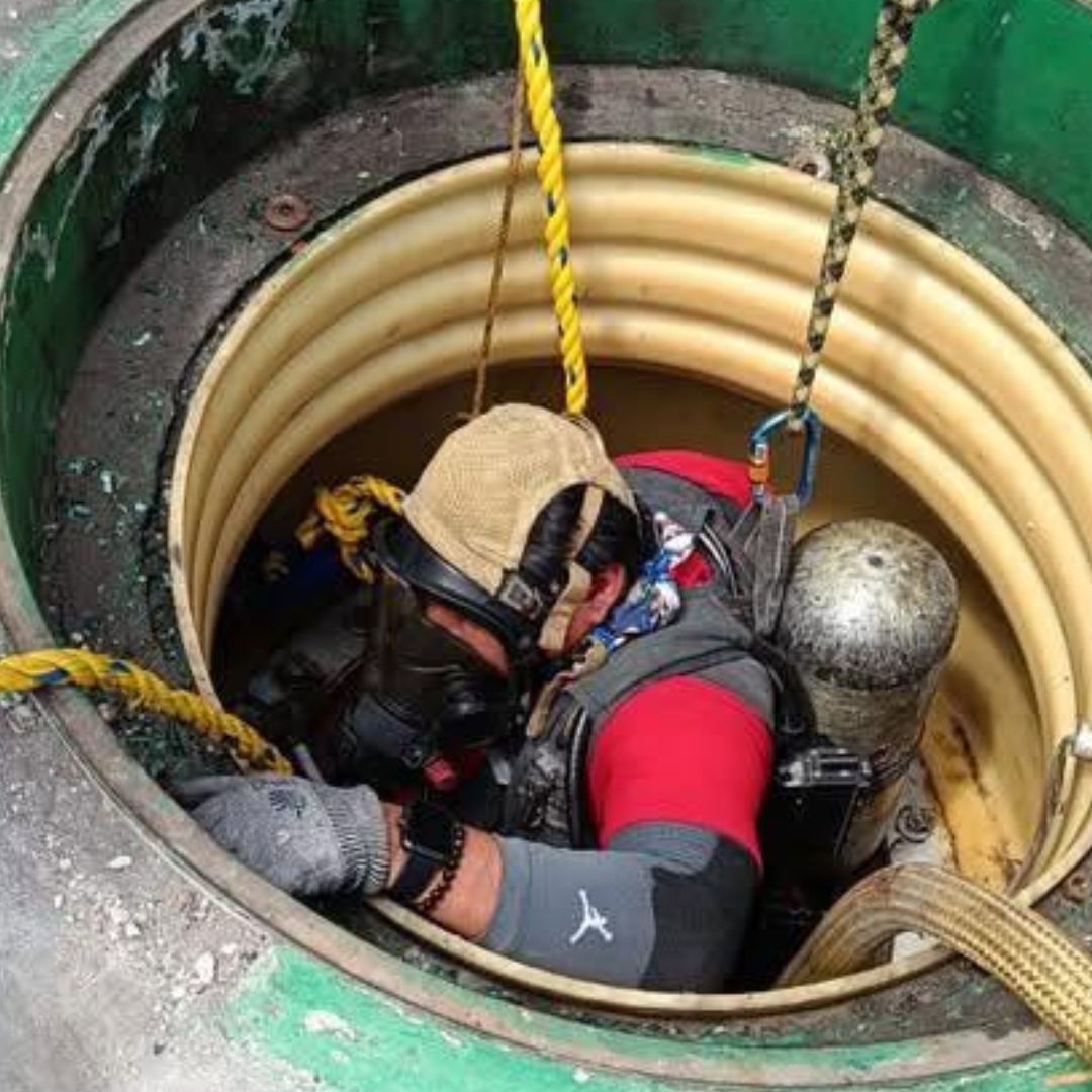 Dos trabajadores intoxicados en ducto de Pemex en Puebla.