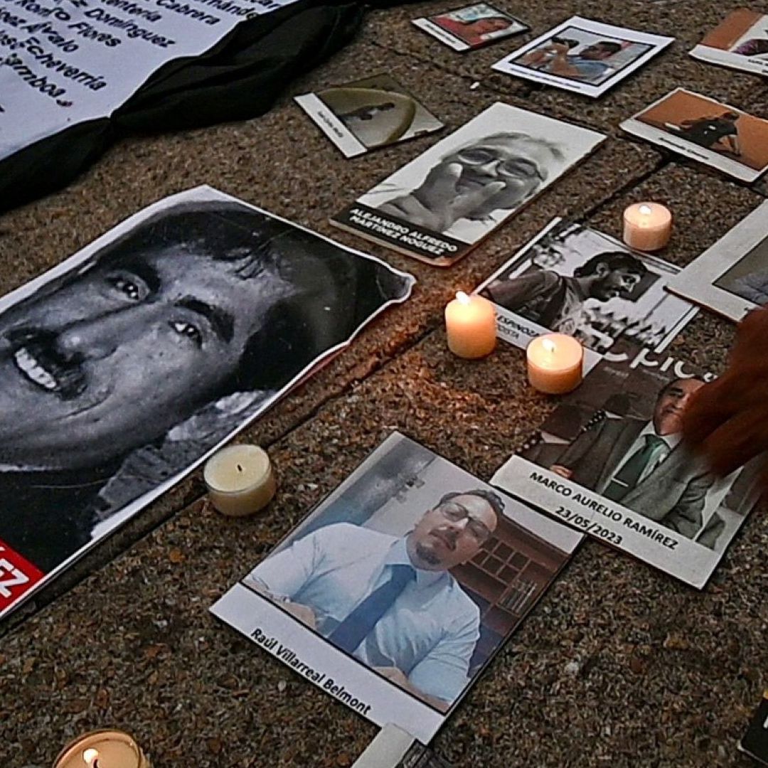 Periodistas aseinados