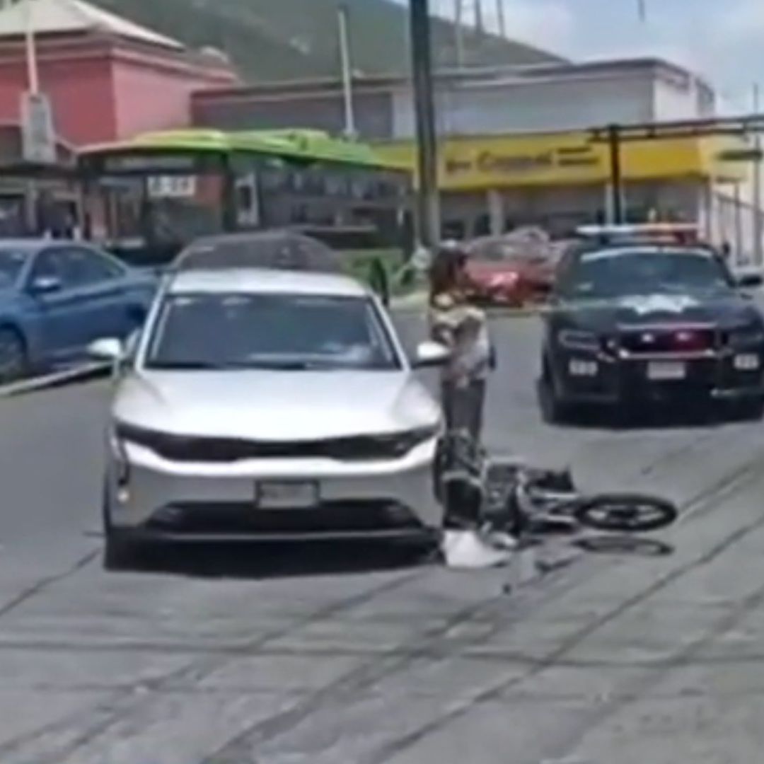 Dos jóvenes que viajaban en motocicleta resultaron lesionados luego de intentar escapar de elementos de Fuerza Civil