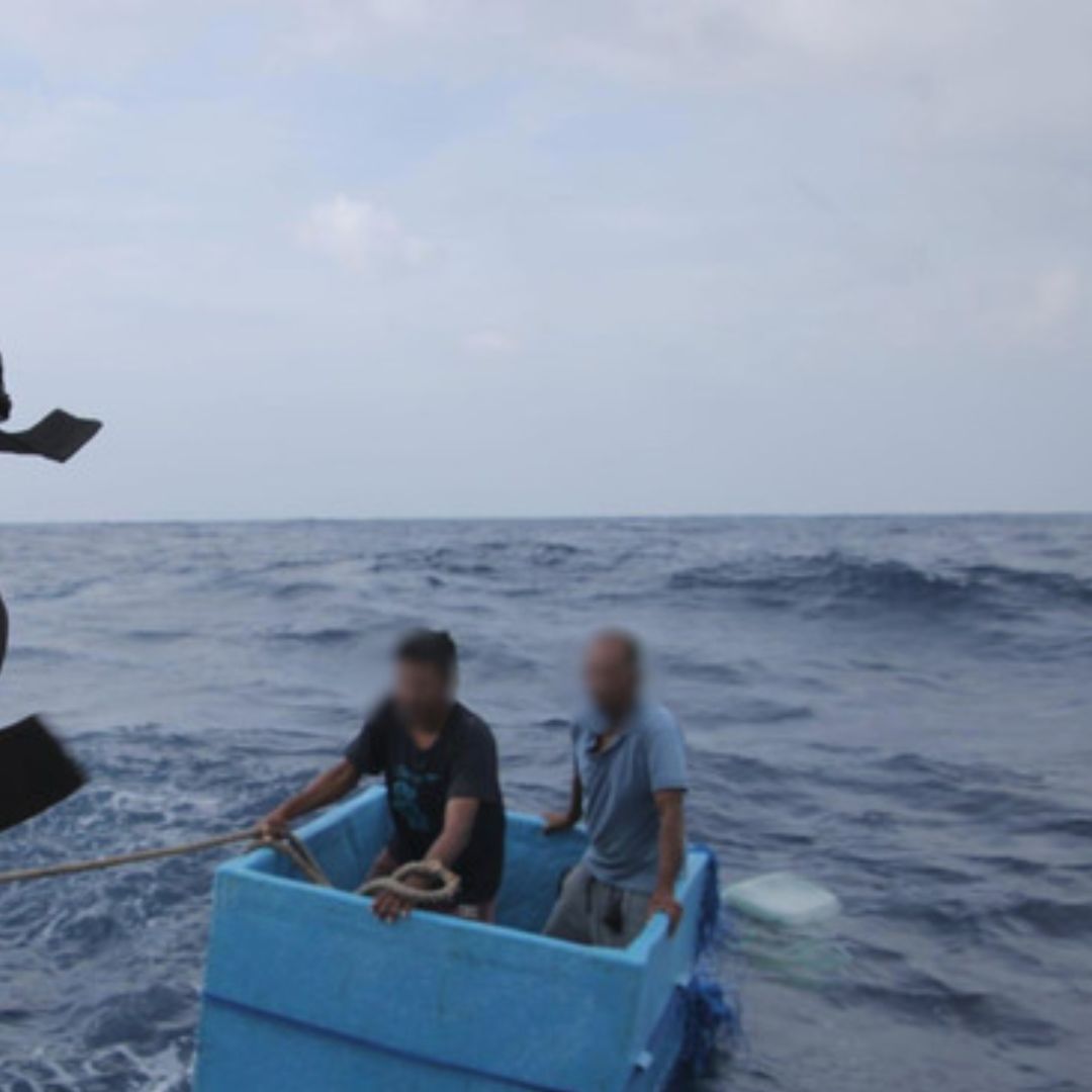 Rescatan a Dos Pescadores Desaparecidos en Chiapas; Sobrevivieron 5 Días Encima de Hielera