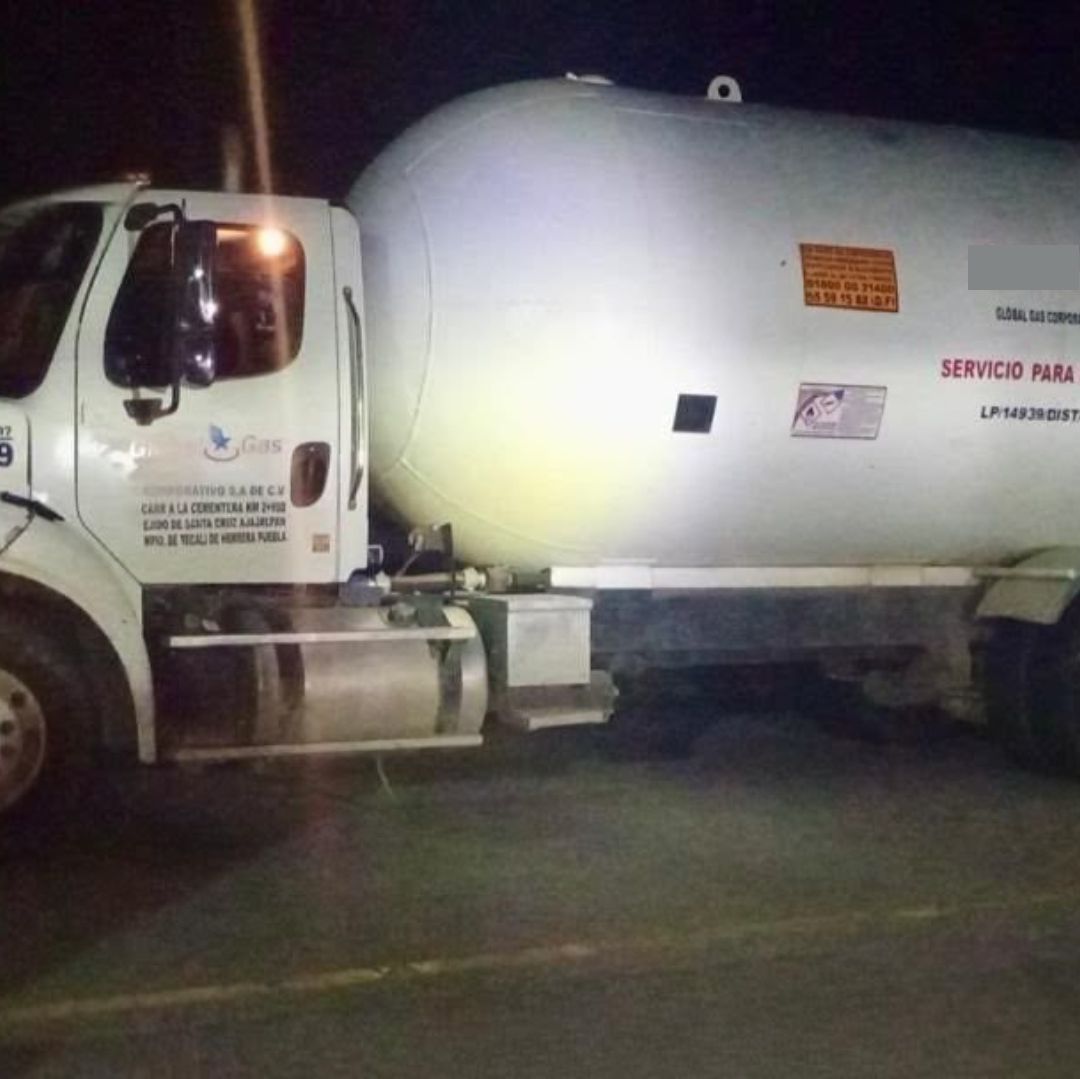 Un hombre fue detenido con más de 21 mil litros de gas LP sin acreditar su legal procedencia.