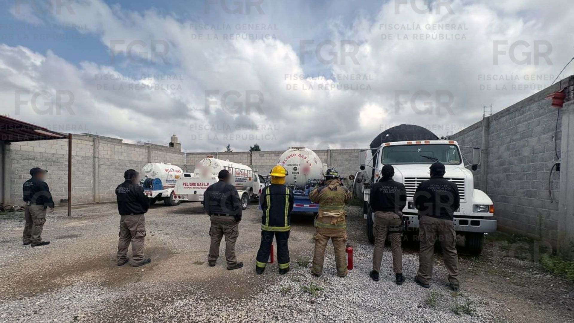 Recuperados 10 Mil Litros Gas Ilegal Cateo Inmueble Santa María Texcalac Apizaco Tlaxcala