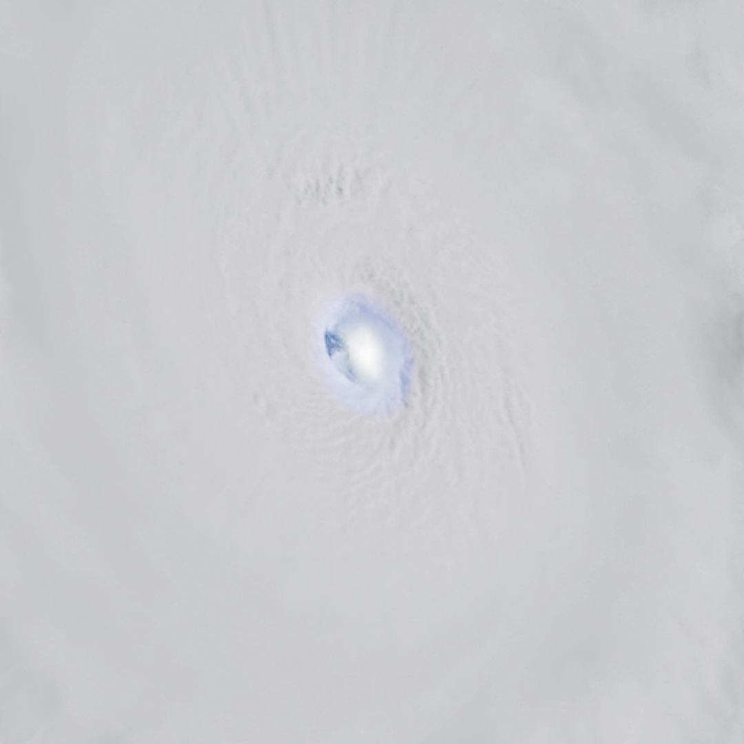 Ojo del huracán Polo visto desde el espacio. Foto: CIRA NOAA