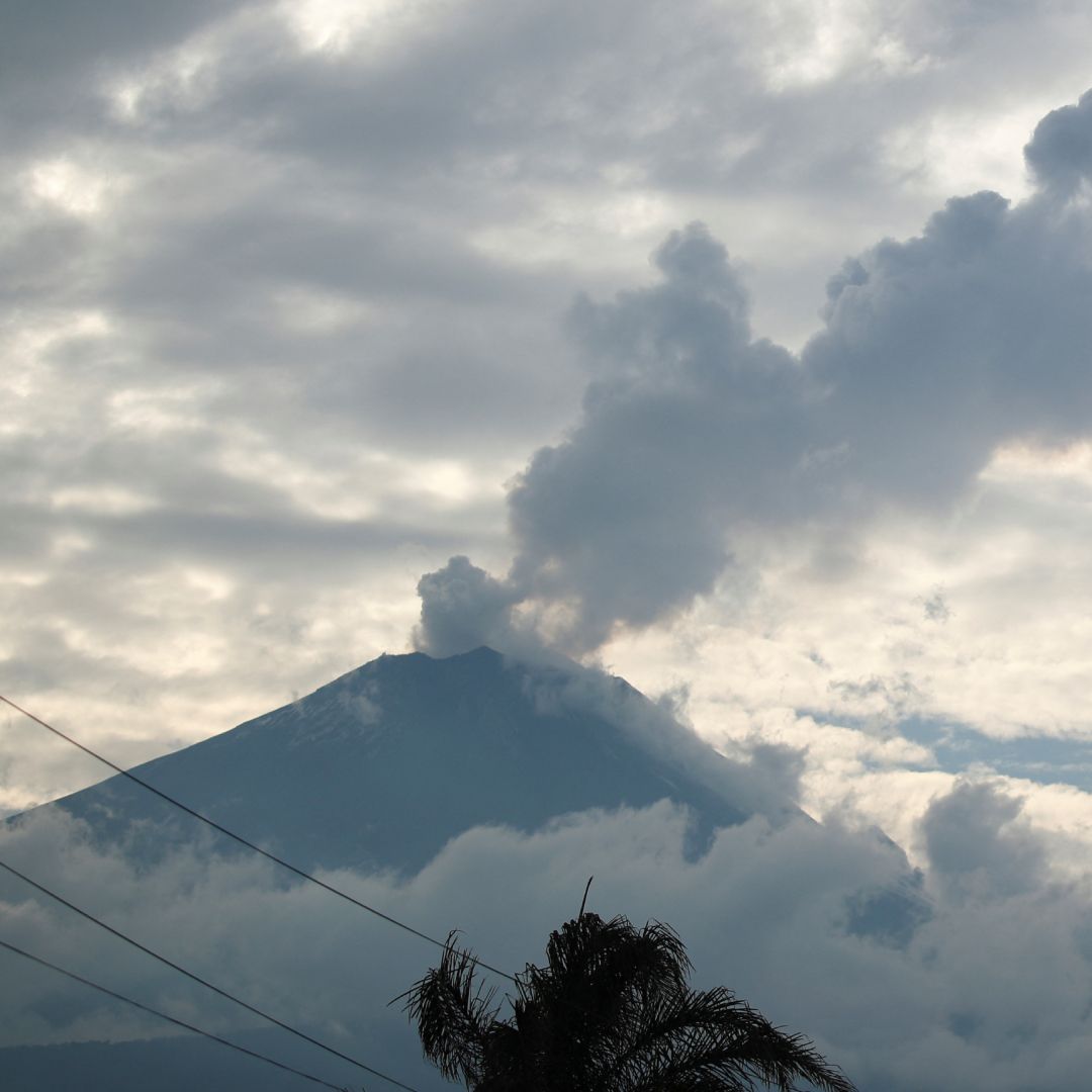 Popocatépetl HOY: Emiten Aviso Especial por Nubes que Afectan Visibilidad de Actividad y Cenizas