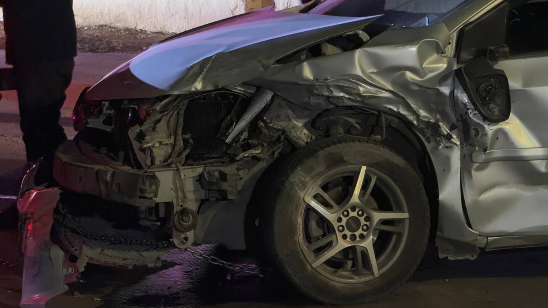 Conductor a Exceso de Velocidad Choca Contra Camioneta en Ciudad Juárez