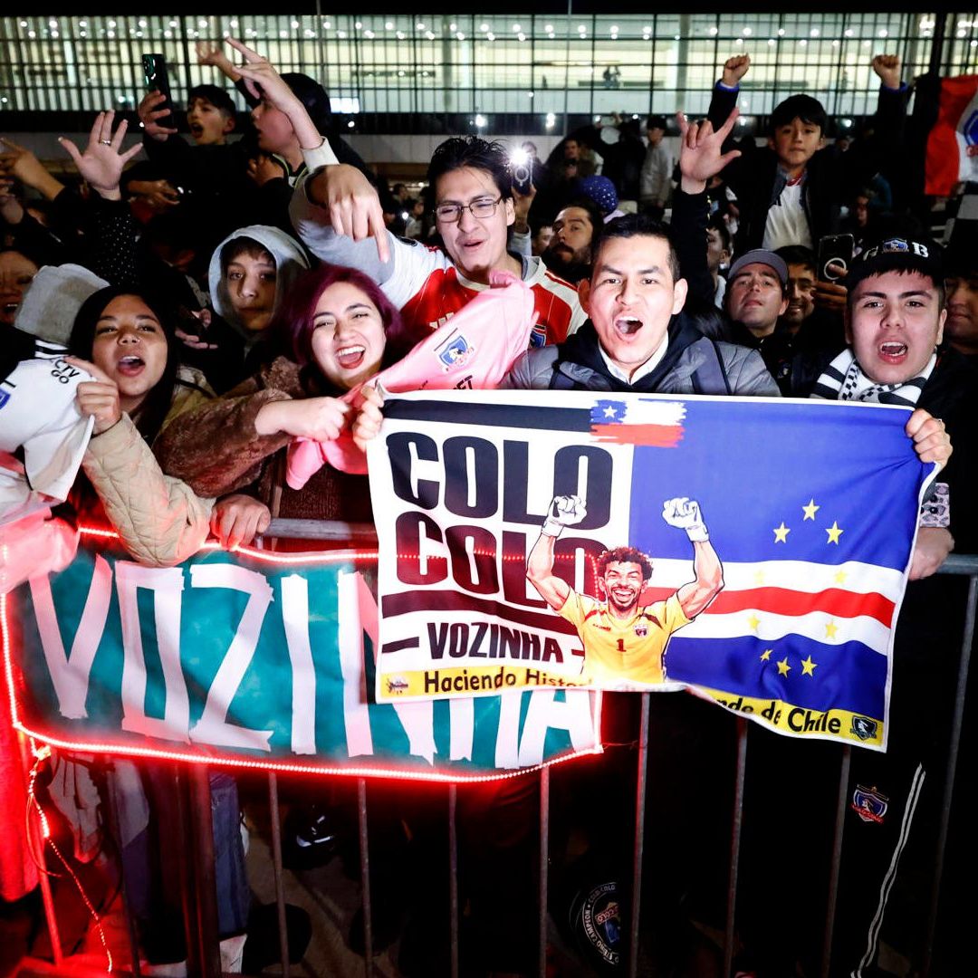 Así recibieron Vozinha en Chile. Foto: EFE