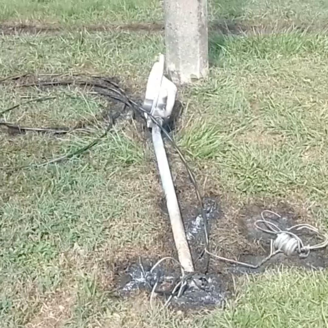 Se incendia poste por un rayo en Minatitlán