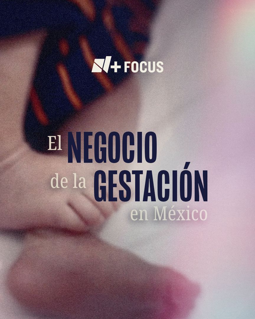 Pies de un bebe recien nacido. Foto borrosa y un poco desenfocada.