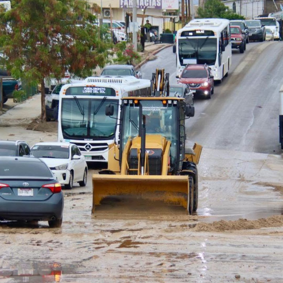 Ayuntamiento de Los Cabos, en BCS, realizan labores para contrarrestar los efectos de las lluvias