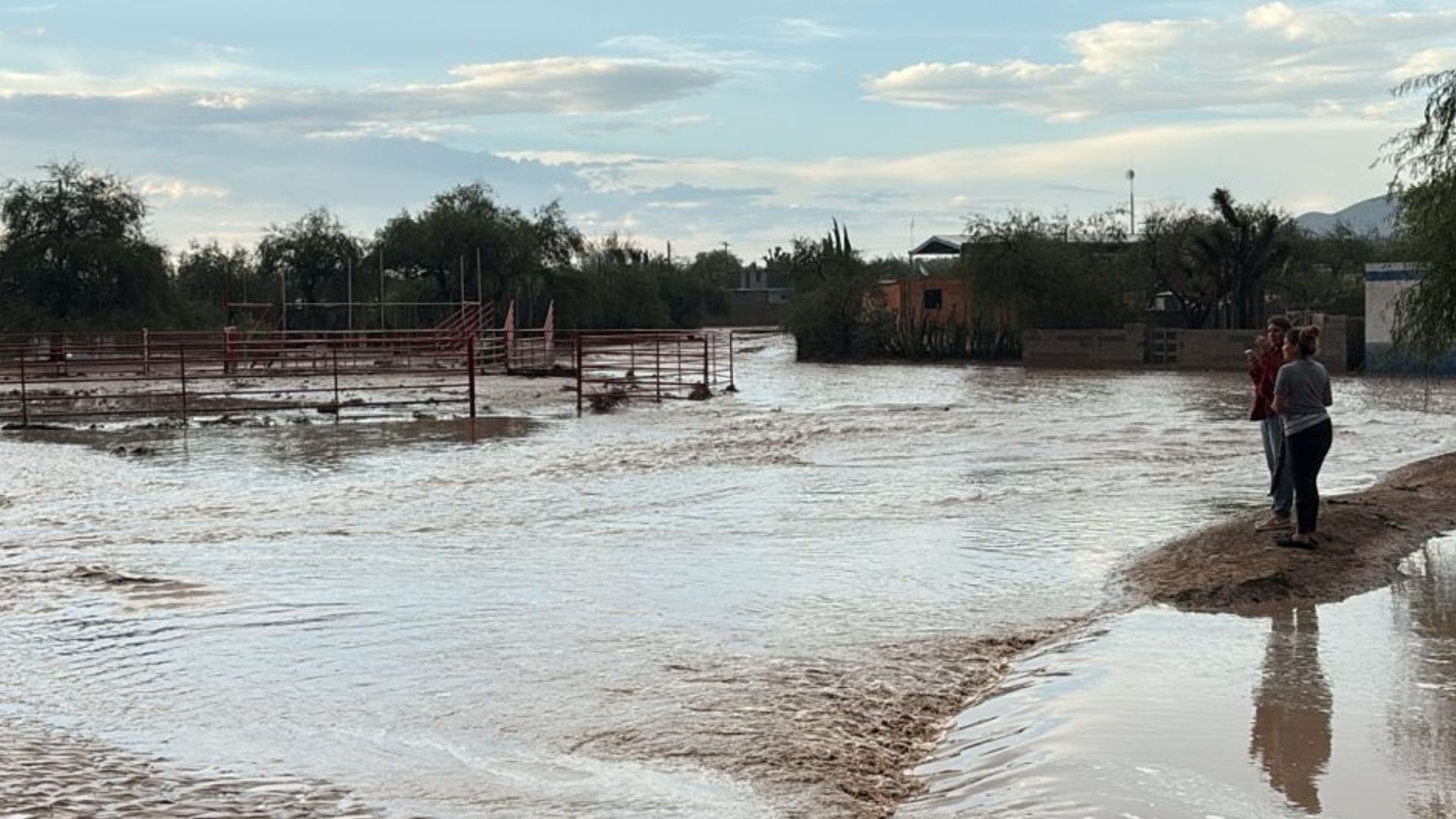 Predio inundado por las fuertes lluvias en Nuevo León