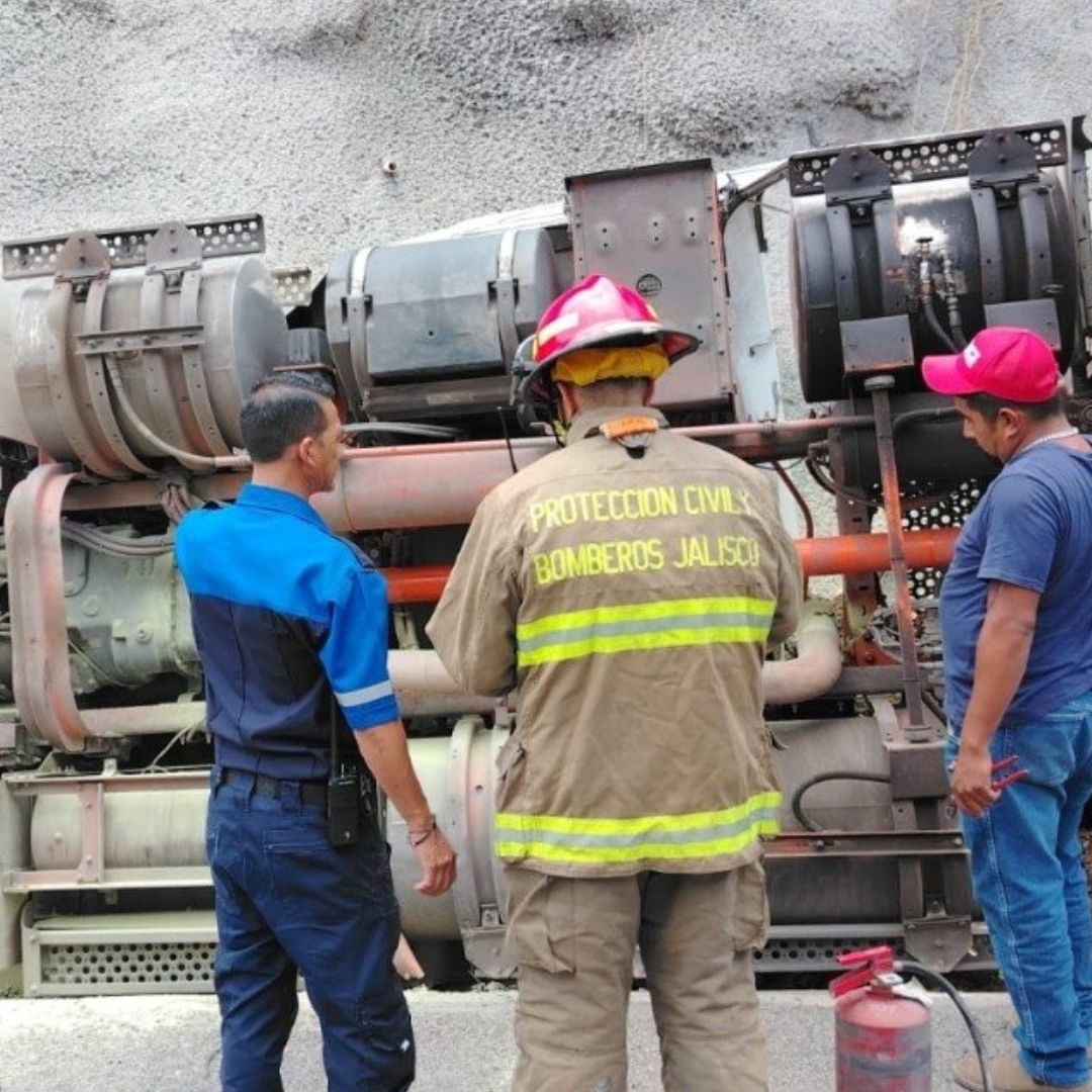 Cierran ambos carriles de autopista Lagos de Moreno – San Juan de los Lagos