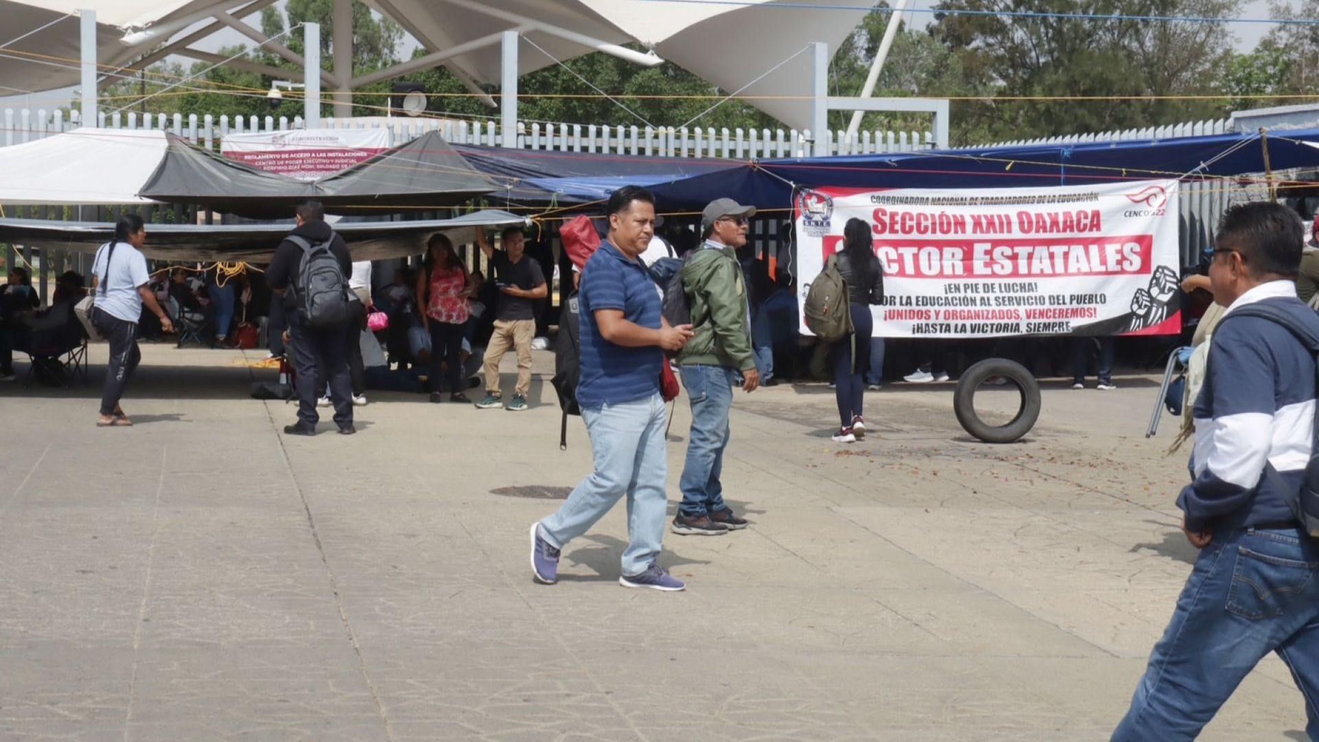 Protesta de integrantes de la sección 22 de la CNTE en Oaxaca