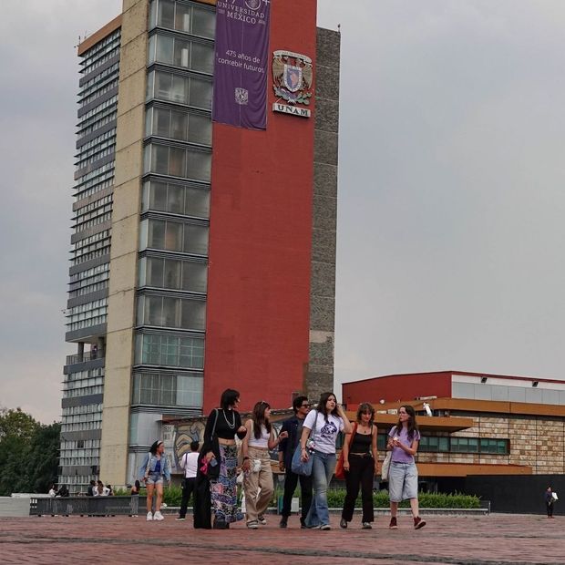 Alumnos en Rectoría de la UNAM