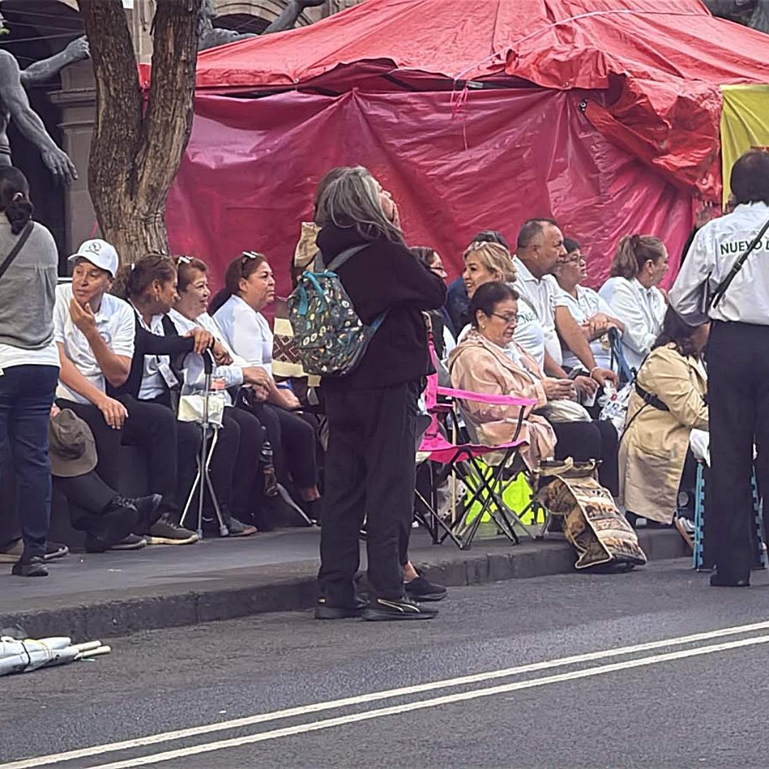 Protesta de personal jubilado del IMSS en Ciudad de México. Foto: N+