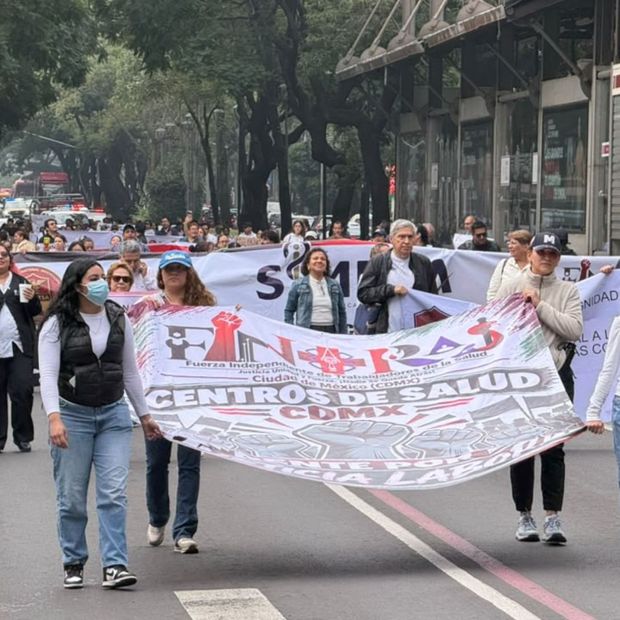Protesta de trabajadores de Centros de Salud en CDMX