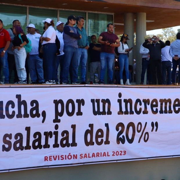 Protesta de trabajadores de la UNAM en CU