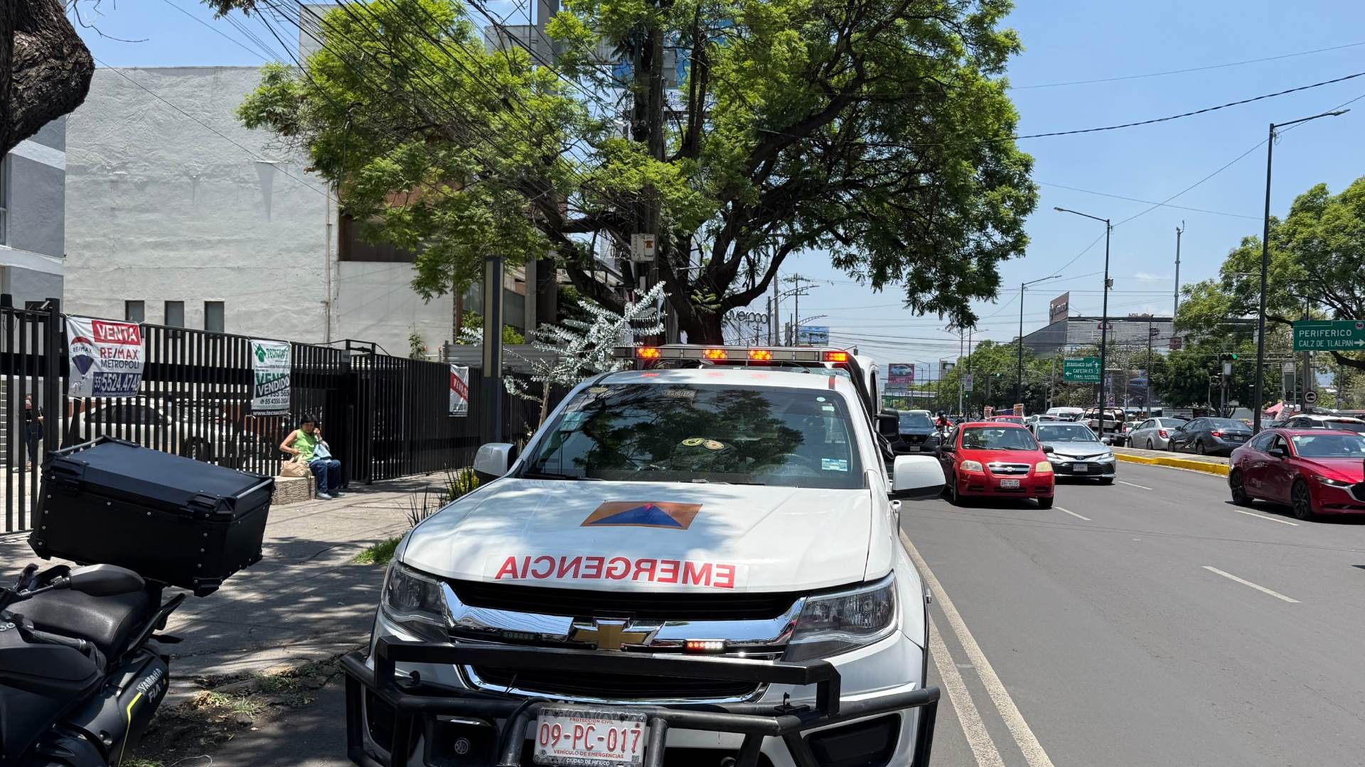 Equipos de emergencia en Coapa. Coyoacán