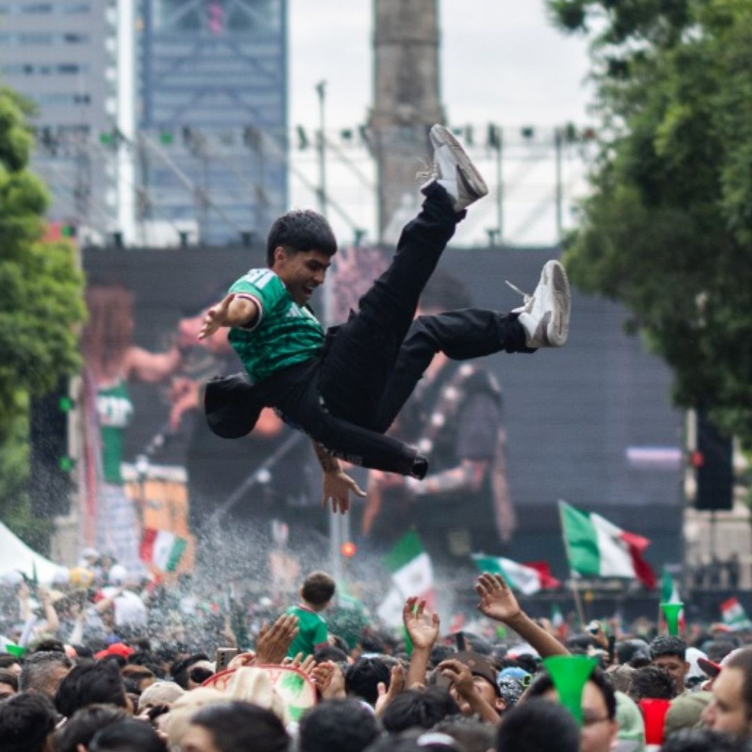 La afición pone a "volar" a las personas en el Mundial 2026 en México