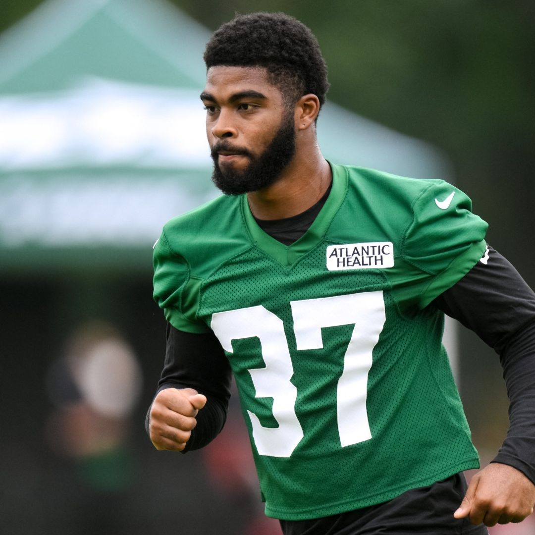 Qwan'tez Stiggers se desplomó durante el entrenamiento compartido entre los Jets y los Bucaneros.