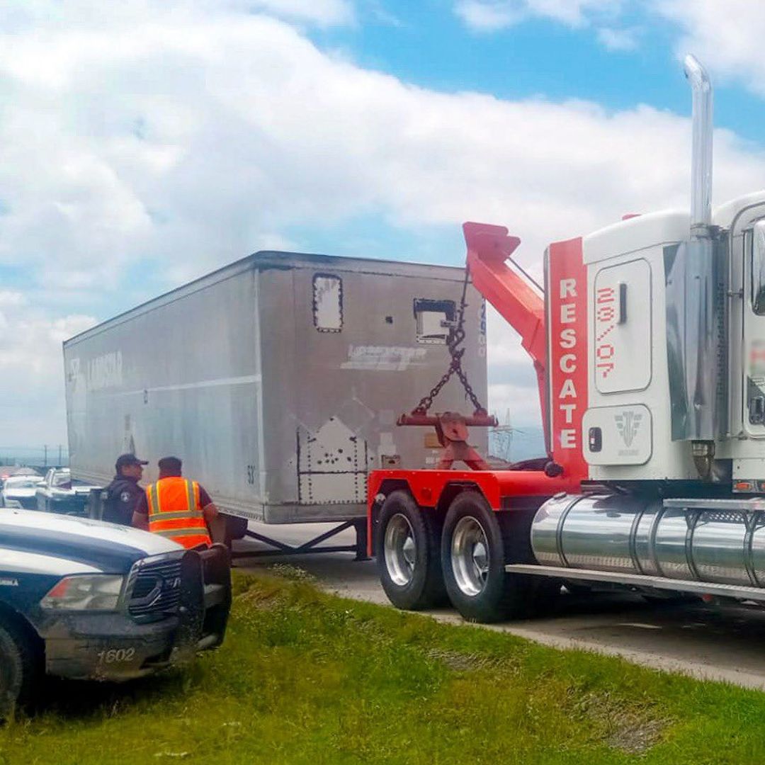 Caja Seca de Camión con Reporte Robo Vigente Recuperada en Acatzingo Puebla