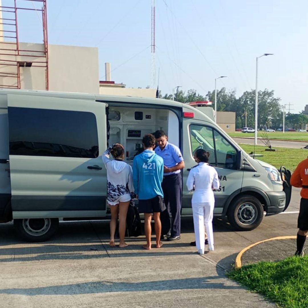 Rescatan a Dos Personas a Bordo de Moto Acuática en Isla Salmedina de Alvarado, Veracruz