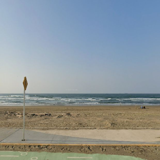 Rescatan a Hombre en Silla de Ruedas en Playa de Veracruz; Presentaba Hipotermia