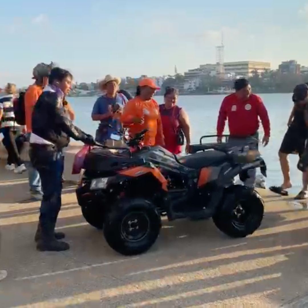 Rescatan a Dos Personas que Cayeron al Río Coatzacoalcos, Veracruz; Viajaban en Cuatrimoto