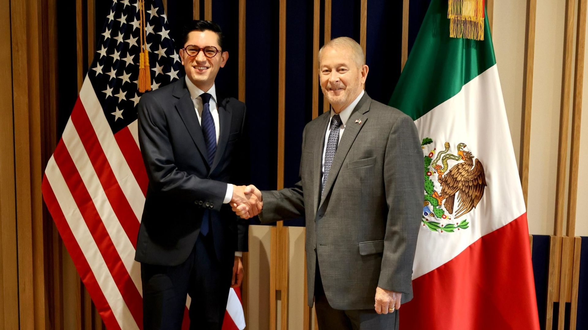 Roberto Velasco y Ronald Johnson, embajadores de México y Estados Unidos