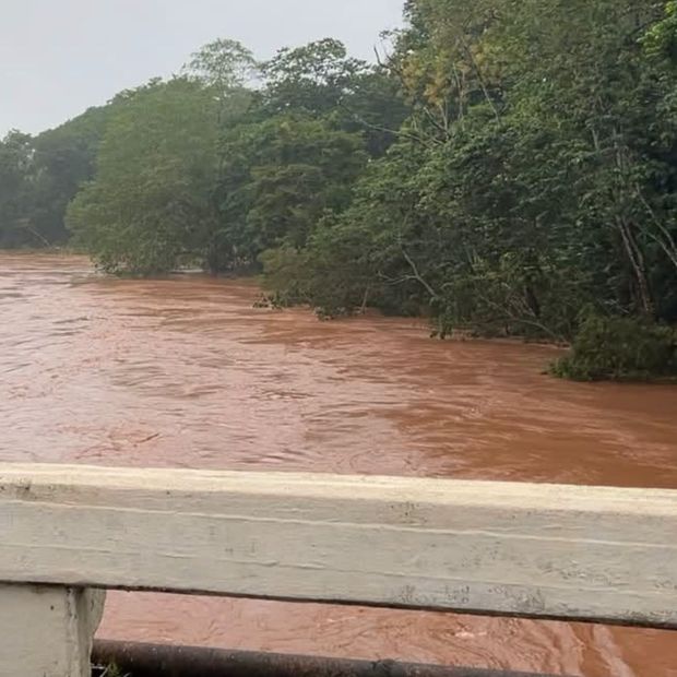 En alerta por crecida del río Solosúchil en Uxpanana.