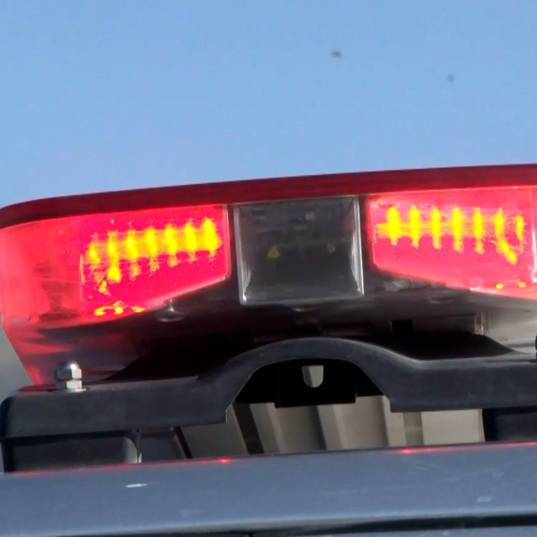 Delincuentes desvalija automóvil en el fraccionamiento Monte Magno en Xalapa, Veracruz