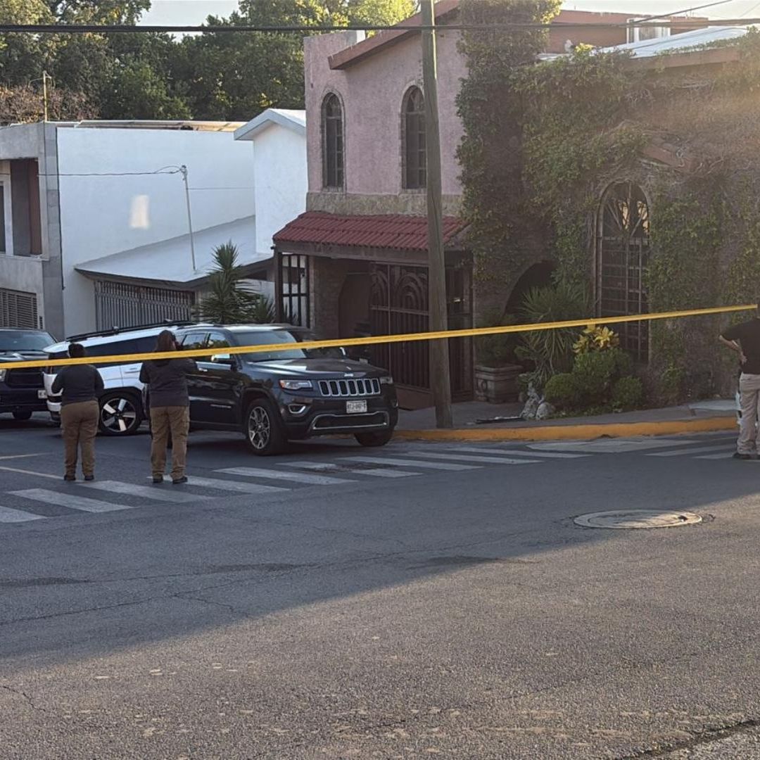 Roban 4 millones de pesos a punta de pistola en San Pedro