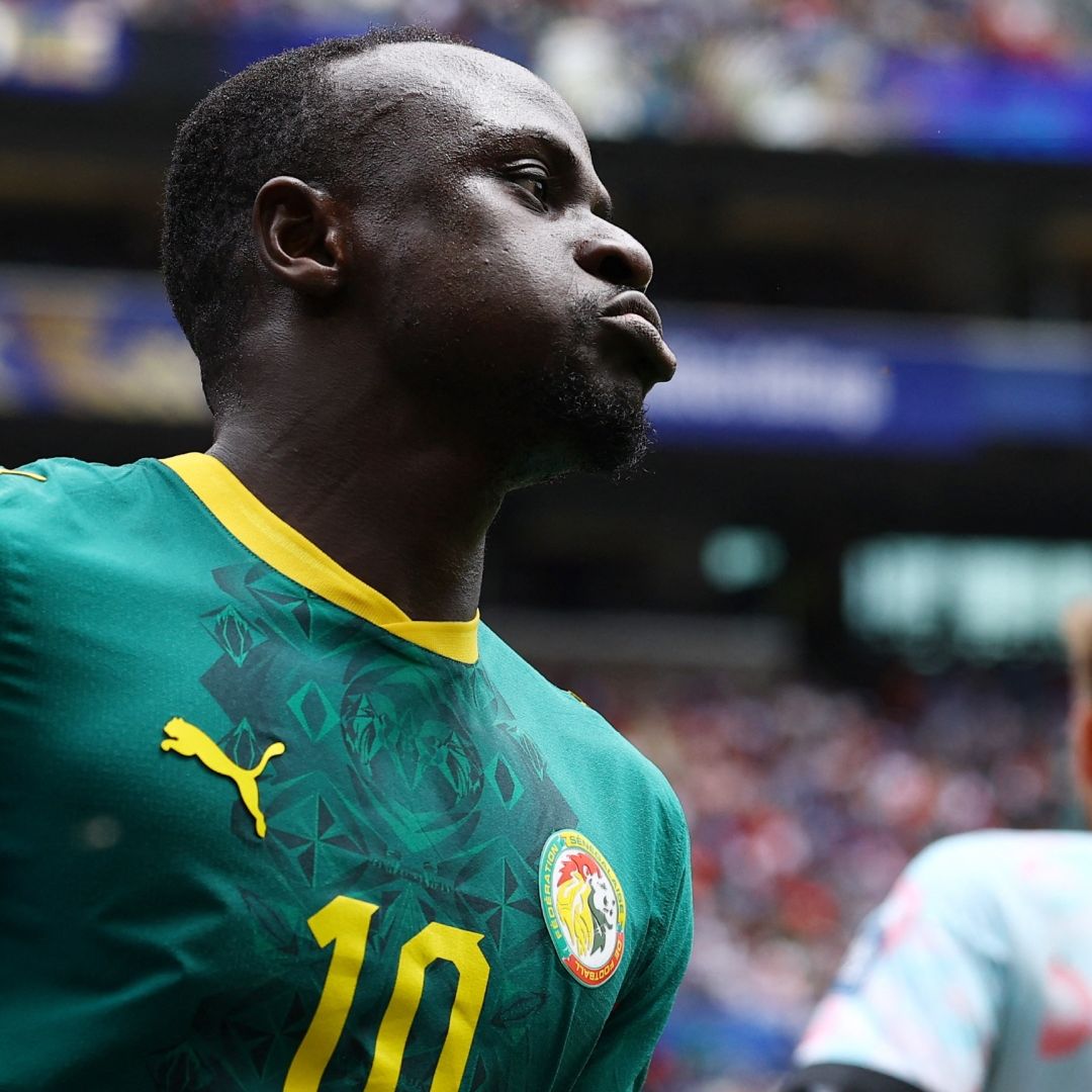 Sadio Mané, Jugador Senegalés que Rechaza Lujos para Ayudar con Hospitales y Escuelas