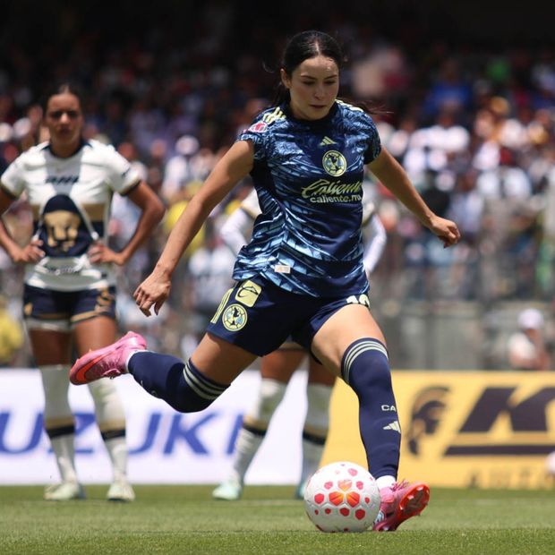 Scarlett Camberos, delantera del América