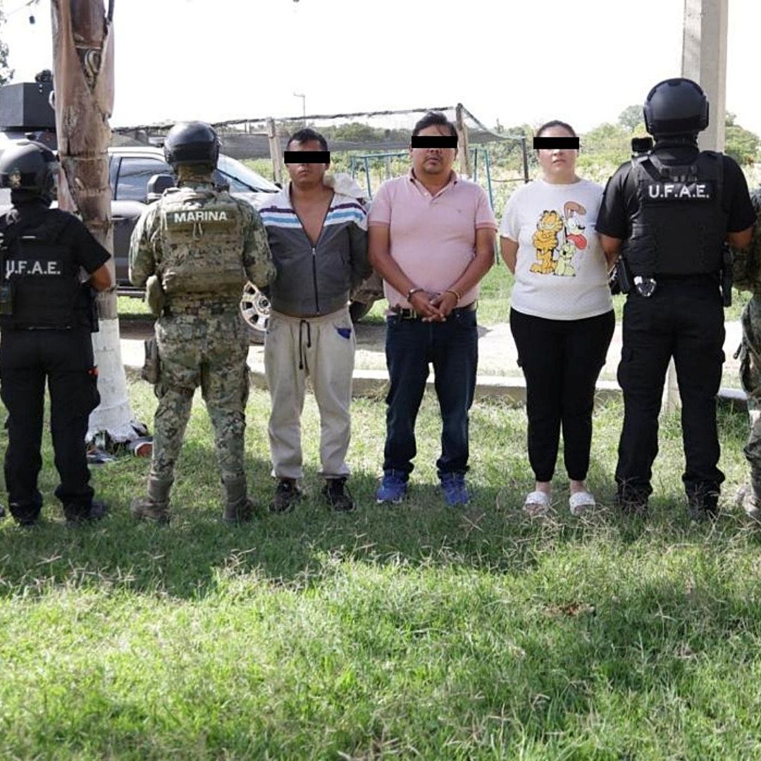 Fuerzas Armadas resguardan a tres detenidos durante cateos en Oaxaca. Foto: Gabinete de Seguridad