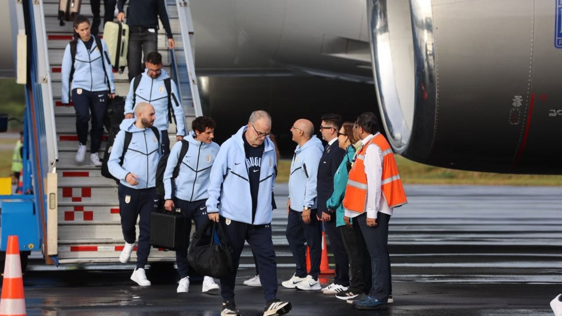 Selección de Uruguay llega a México