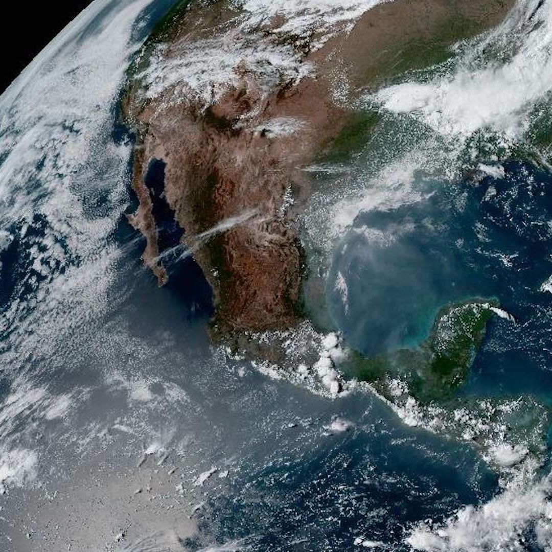 Imagen satelital de América del Norte, incluido México, tomada por el satélite GOES de la NOAA