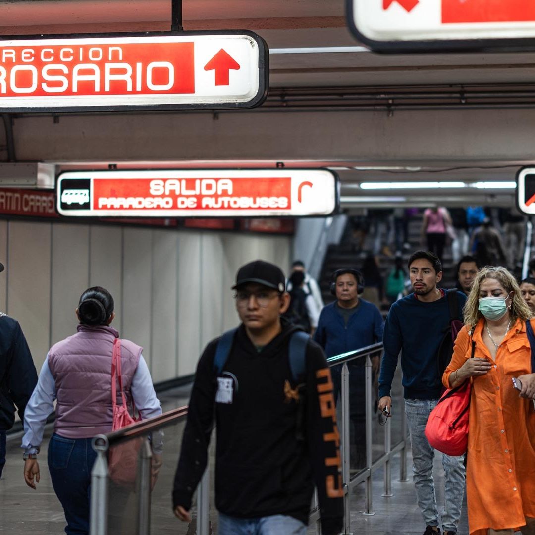 Usuarios de la Línea 7 del Metro